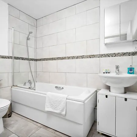 Graham 2 Bedroom, 1 Bathroom * Birmingham