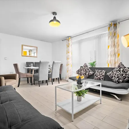 Graham 2 Bedroom, 1 Bathroom Apartment *